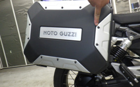 MOTO GUZZI V85 TT 2023