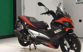 APRILIA SR MAX 300 2015