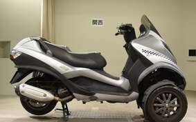 PIAGGIO MP3 250