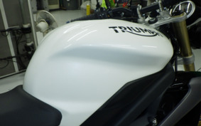 TRIUMPH STREET TRIPLE 85 2015