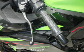 KAWASAKI ZX-25R ZX250E