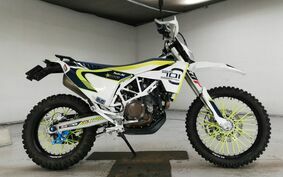 HUSQVARNA  701エンデューロ 2018 UEV4