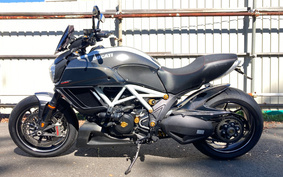 DUCATI DIAVEL Carbon 2015 G105J