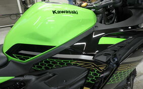 KAWASAKI ZX-25R ZX250E