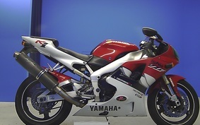 YAMAHA YZF-R1 1999 RN01