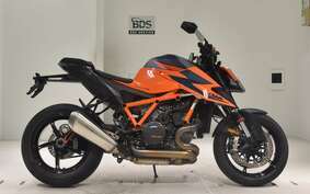 KTM 1290 SUPER DUKE R 2021