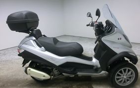 PIAGGIO MP3 250 LT M641