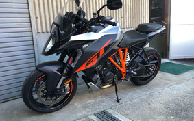 KTM 1290 SUPER DUKE GT 2018 V6940