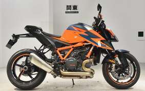 KTM 1290 SUPER DUKE R 2021 V3940