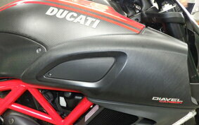 DUCATI DIAVEL Carbon 2011