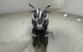 YAMAHA TRICITY 125 SE82J