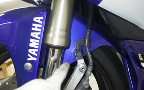 YAMAHA YZF-R1 2001 RN04