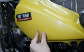 YAMAHA TW225 DG09J