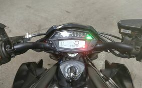 KAWASAKI Z1000 2015 ZRT00F