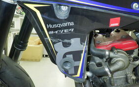 HUSQVARNA SM250R