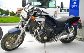 YAMAHA FZX750 3XF