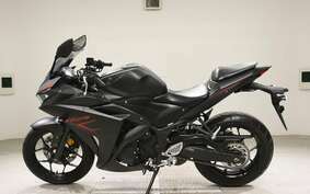 YAMAHA YZF-R25 RG10J