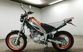 YAMAHA TRICKER DG16J