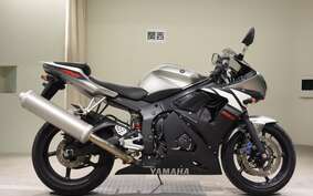 YAMAHA YZF-R6 2004 RJ05