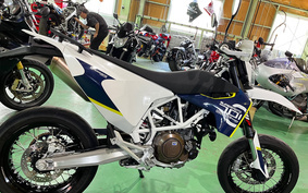 HUSQVARNA 701 2016 UST4