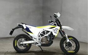 HUSQVARNA  701スーパーモト 2019 USV4