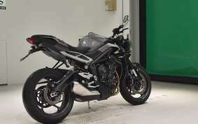 TRIUMPH STREET TRIPLE R 2023