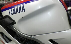 YAMAHA FZR250 2KR