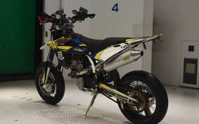 HUSQVARNA SM250R