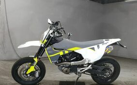 HUSQVARNA  701スーパーモト 2020 USV4