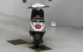 VESPA LX50 C381