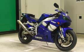 YAMAHA YZF-R1 2000 RN04