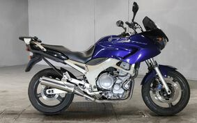 YAMAHA TDM900 2004 RN111