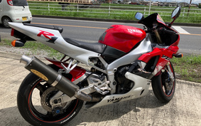 YAMAHA YZF-R1 1999 RN01