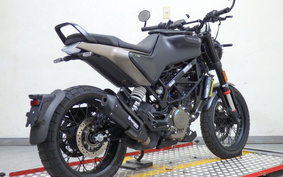 HUSQVARNA スヴァルトピレン125