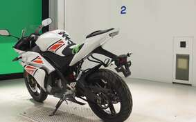 YAMAHA YZF-R125 RE06