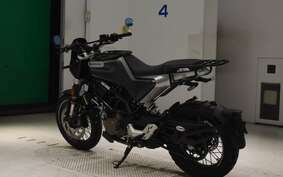 HUSQVARNA SVARTPILEN 125