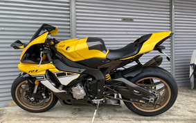 YAMAHA YZF-R1 2016 RN39