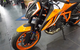 KTM 1290 SUPER DUKE R 2024 V3940