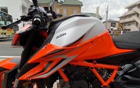 KTM 1290 SUPER DUKE R 2023 V3940