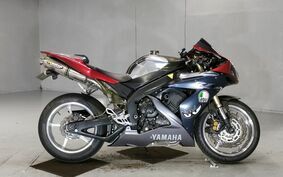 YAMAHA YZF-R1 2004 RN12