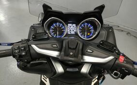 YAMAHA T-MAX 530 DX 2018 SJ15J