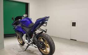 YAMAHA YZF-R125