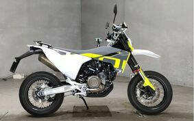 HUSQVARNA  701スーパーモト 2022 USV4