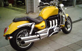 TRIUMPH ROCKET III 2005 LC1035