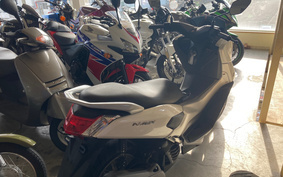 YAMAHA N-MAX SE86J