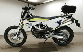 HUSQVARNA  701エンデューロ 2017 UEV4