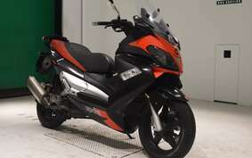 APRILIA SR MAX 300 2013