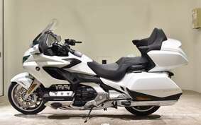 HONDA GL 1800 GOLD WING TOUR DCT SC79