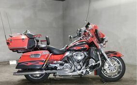 HARLEY FLHTCUSE 1800CVO 2010 PR8