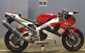 YAMAHA YZF-R1 1999 RN01